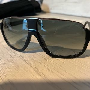 Brand new Tom Ford sunglasses. They are unisex!